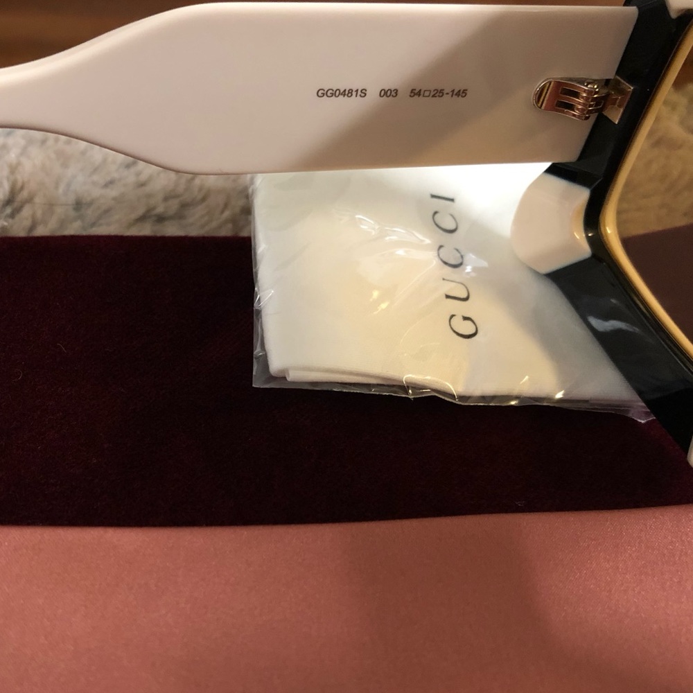 Gucci Hollywood Forever Sunnies - Picture 9 of 9